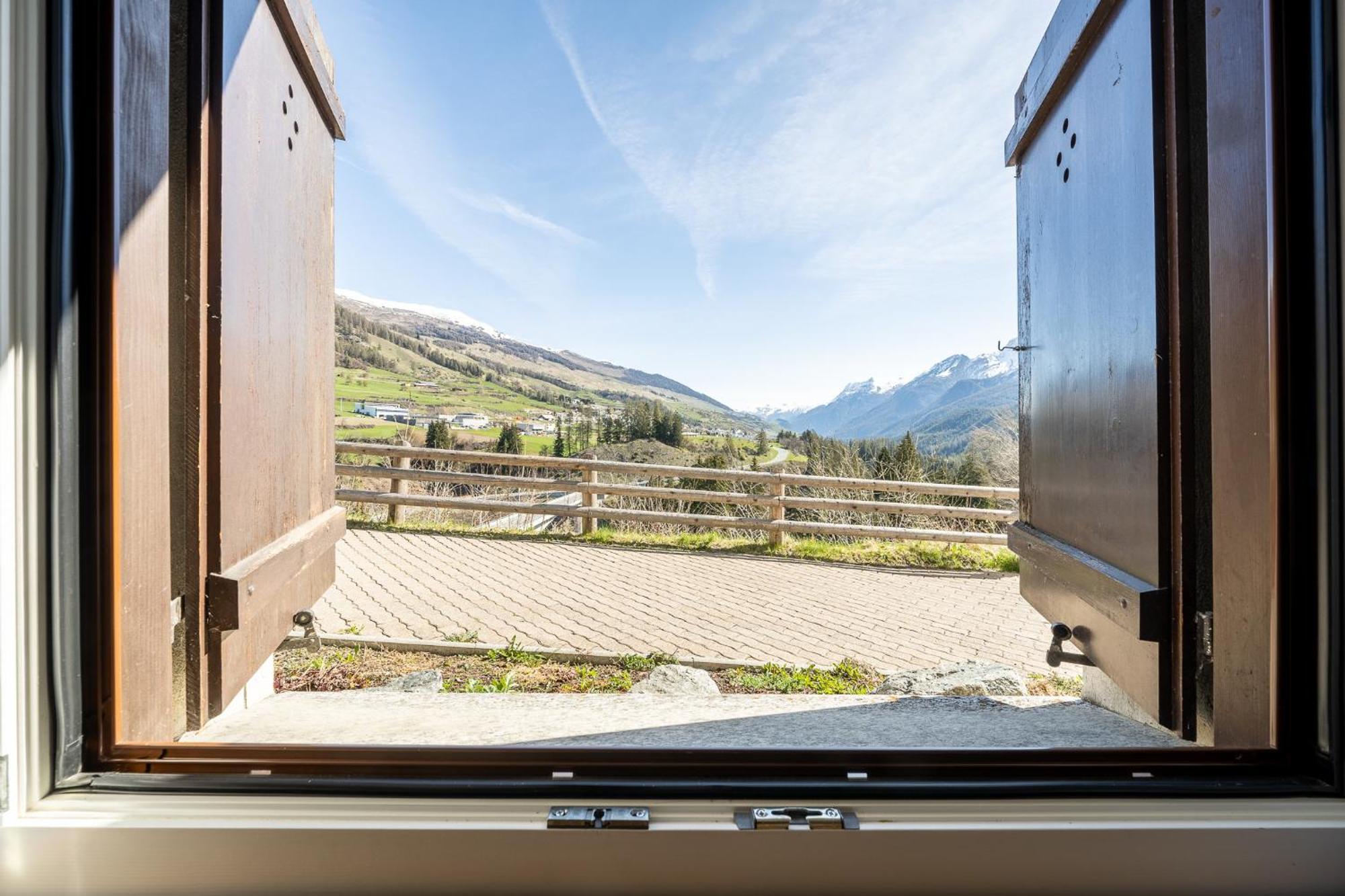 8001 Gemuetliche 2,5-Zimmer-Wohnung Mit Wunderschoenem Ausblick Richtung Scuol Vulpera Dış mekan fotoğraf